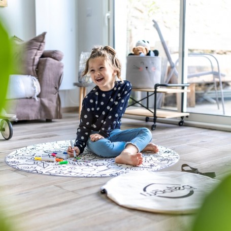 The washable round coloring mat